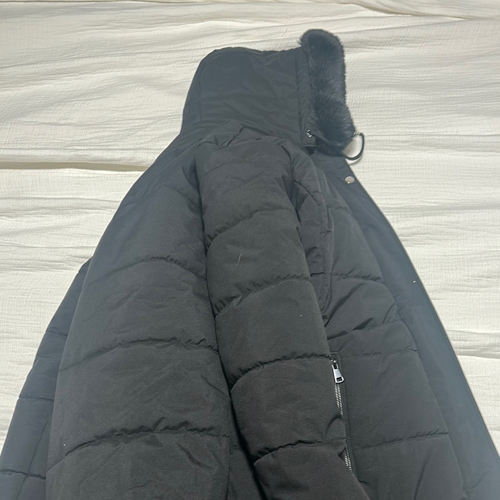 Amazon Essentials Black Ski & Snow Jacket